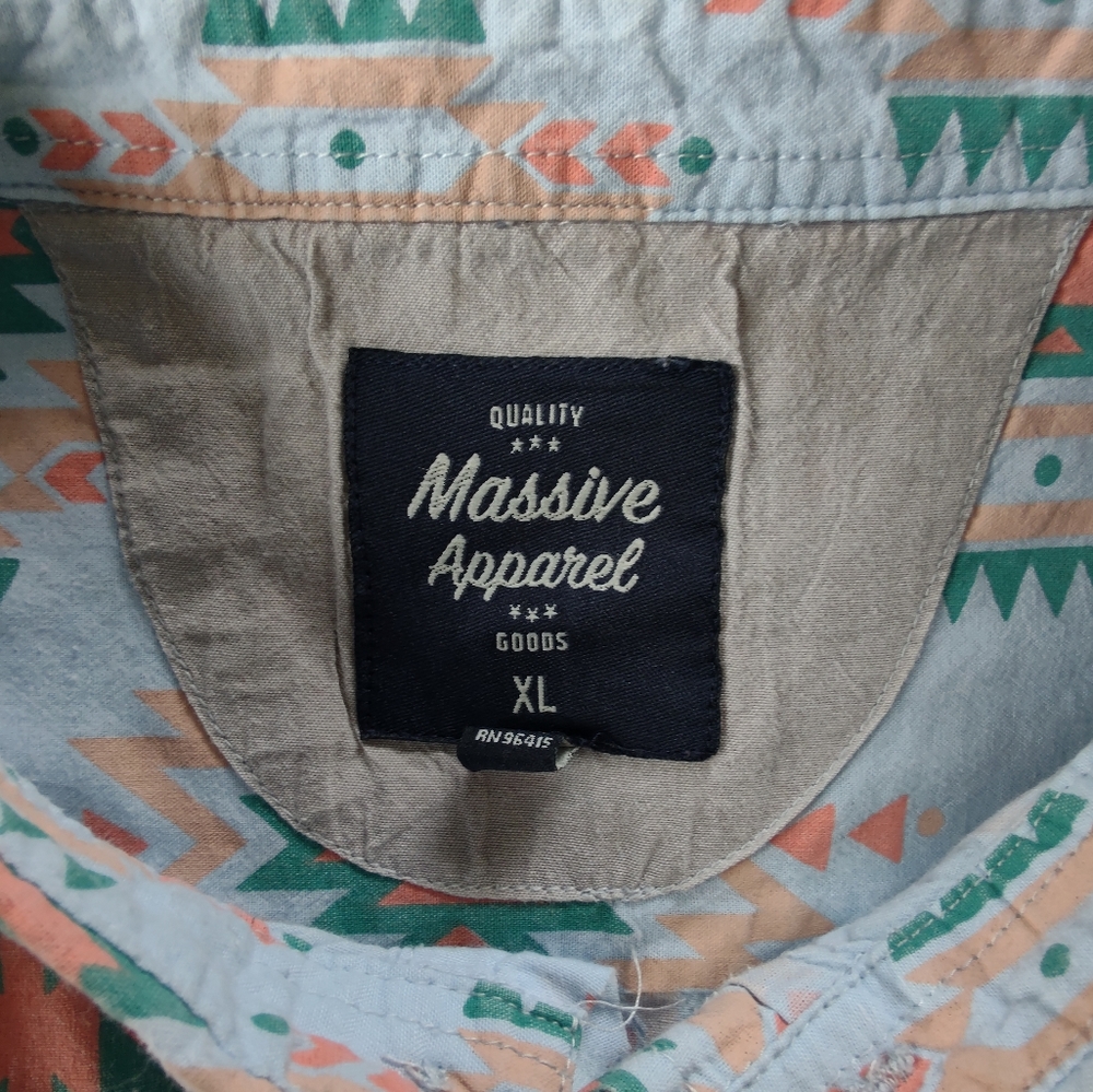 Men's fun and funky tribal/ southwest/ patterned 100% cotton button up T-shirt. - Picture 4 of 8